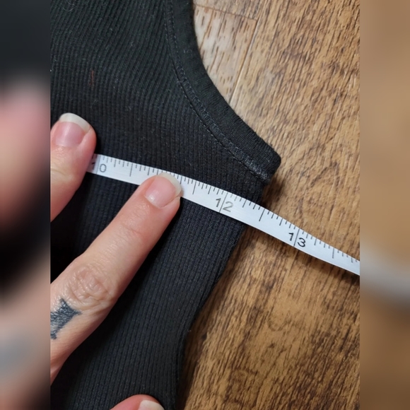 FREE W BUNDLE G21 ribbed tank top - Picture 3 of 7